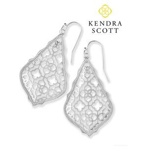NWOT Kendra Scott Addie Silver Drop Earrings in Silver Filigree Mix